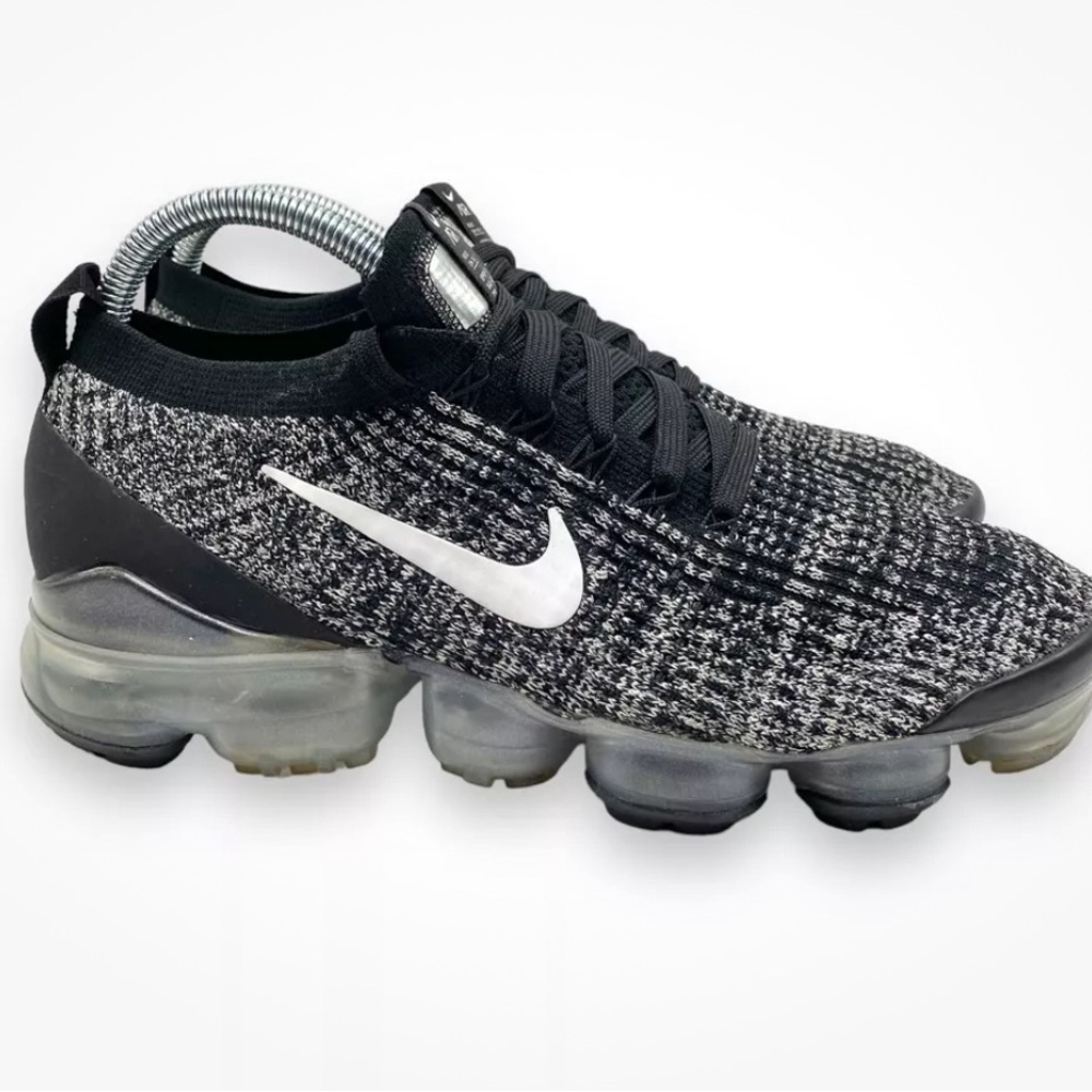 Nike Black and White Athletic Shoes